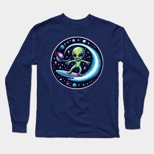 Alien surfing in outer space Long Sleeve T-Shirt